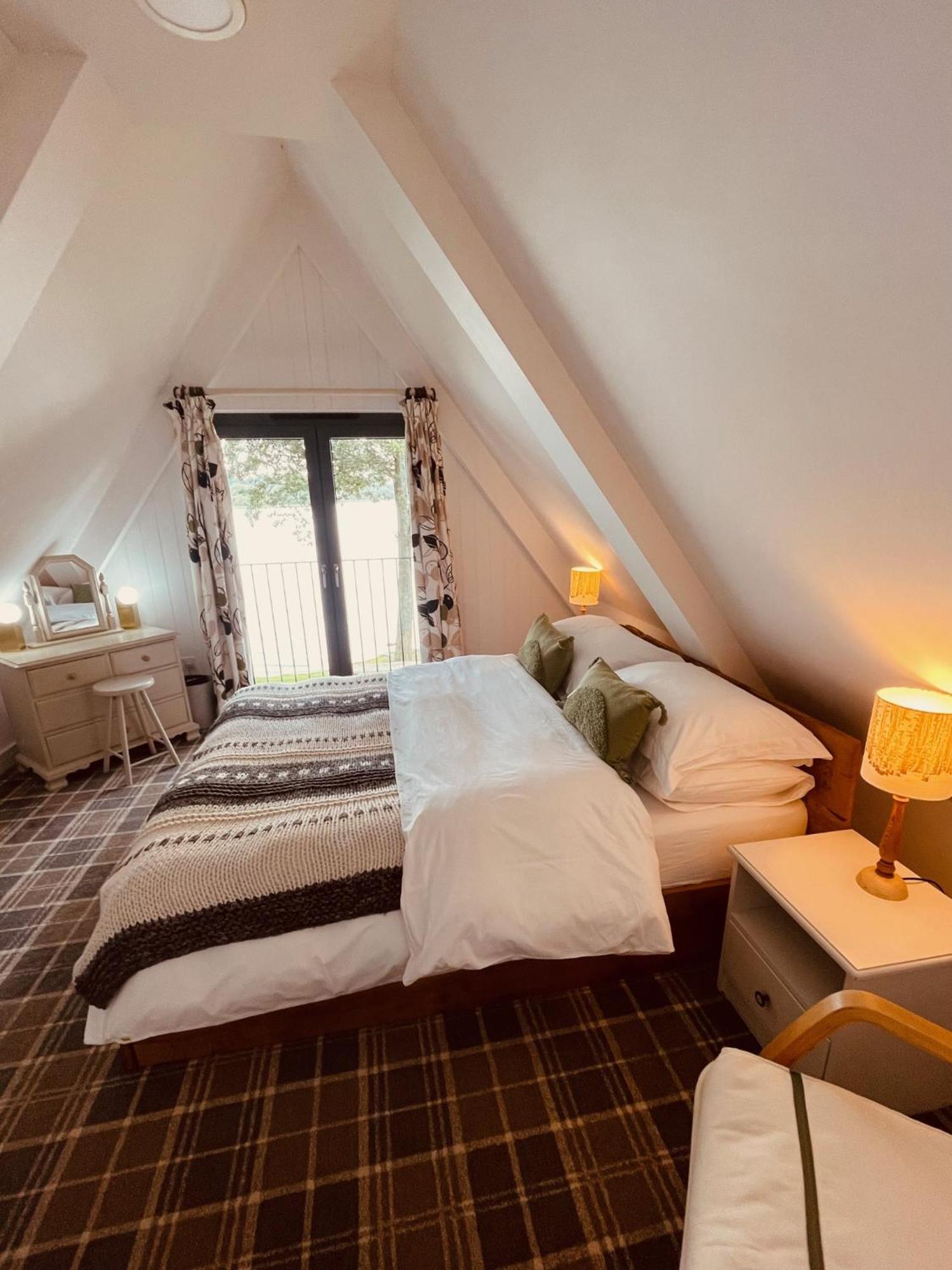 Lochend Chalets Port Of Menteith Экстерьер фото