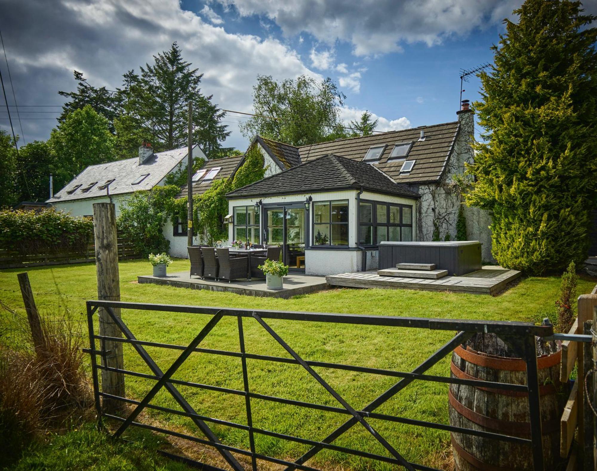 Lochend Chalets Port Of Menteith Экстерьер фото